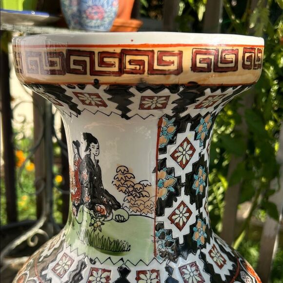 Vintage 25.5" Large Chinese Vase Geishas Hand Painted Porcelain Tall Chinoiserie - Picture 13 of 16